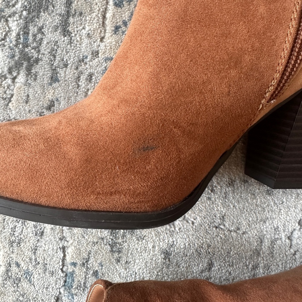 Stylish Tan Suede Ankle Boots - Picture 5 of 10
